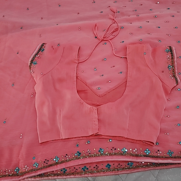 Beautiful crimson Red crape saree - Picture 14 of 15